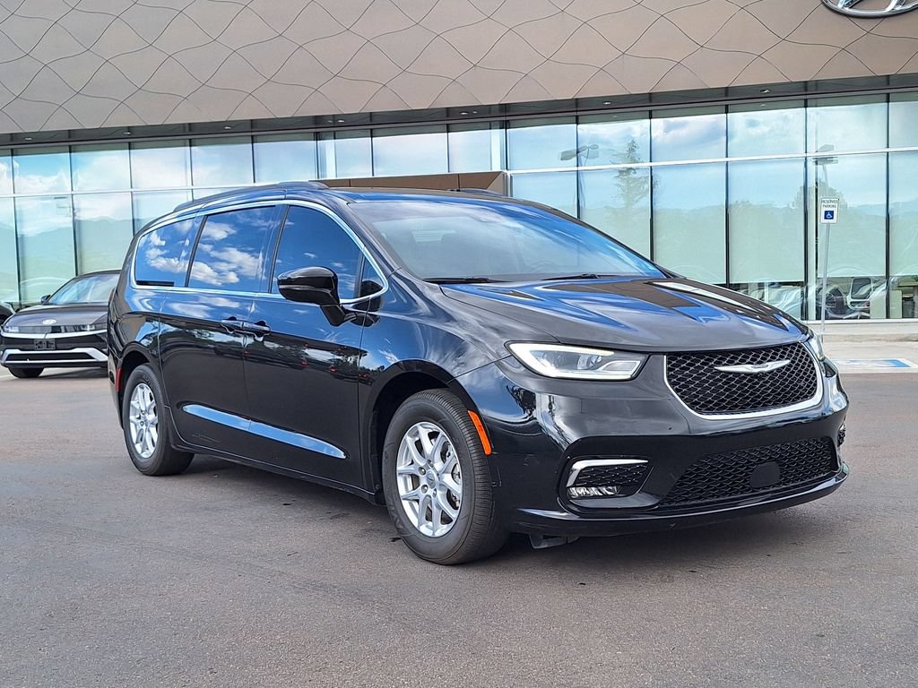 Used 2022 Chrysler Pacifica Touring-L