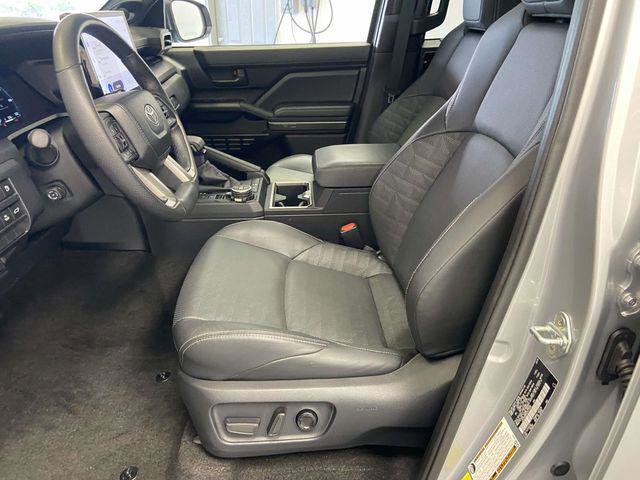 Certified 2025 Toyota 4Runner TRD Off-Road Premium image 18