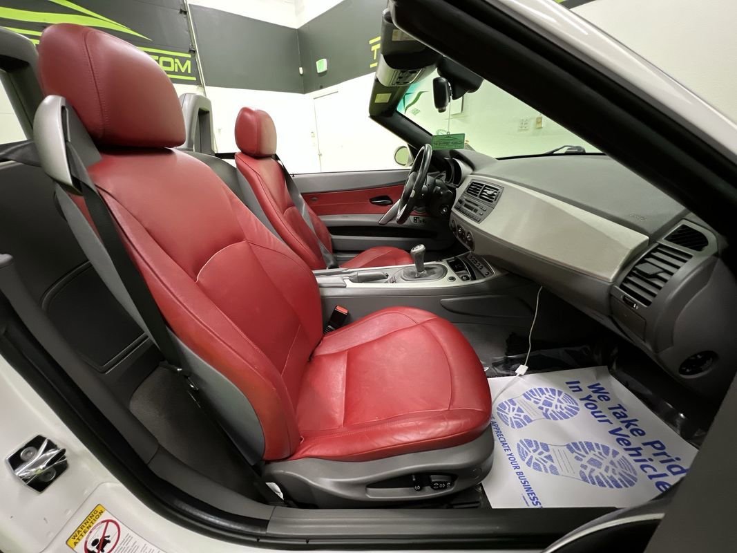 Used 2003 BMW Z4 3.0i RWD image 25