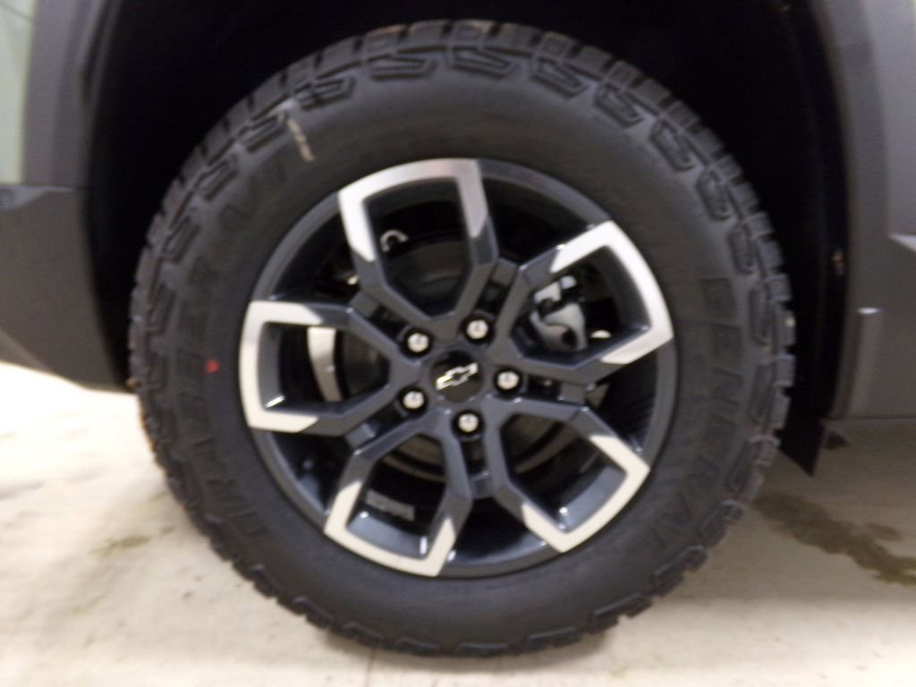 New 2026 Chevrolet Equinox ACTIV w/ Convenience Package III image 32