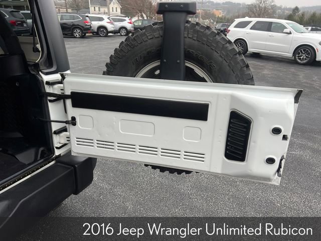 Used 2016 Jeep Wrangler Unlimited Rubicon w/ Connectivity Group image 15
