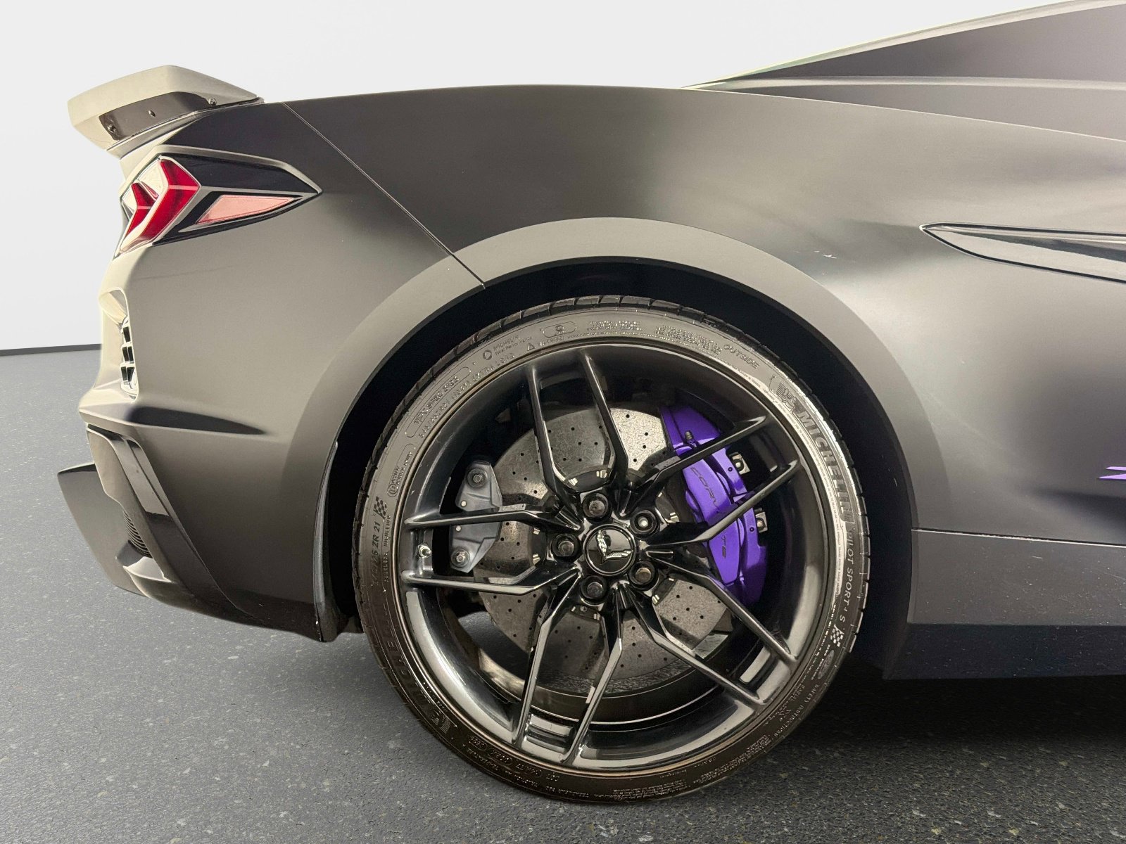Used 2025 Chevrolet Corvette Z06 RWD image 21