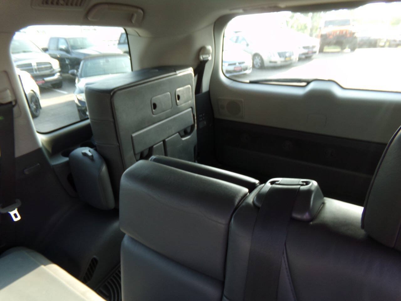 Used 2008 Lexus LX 570 4WD image 16