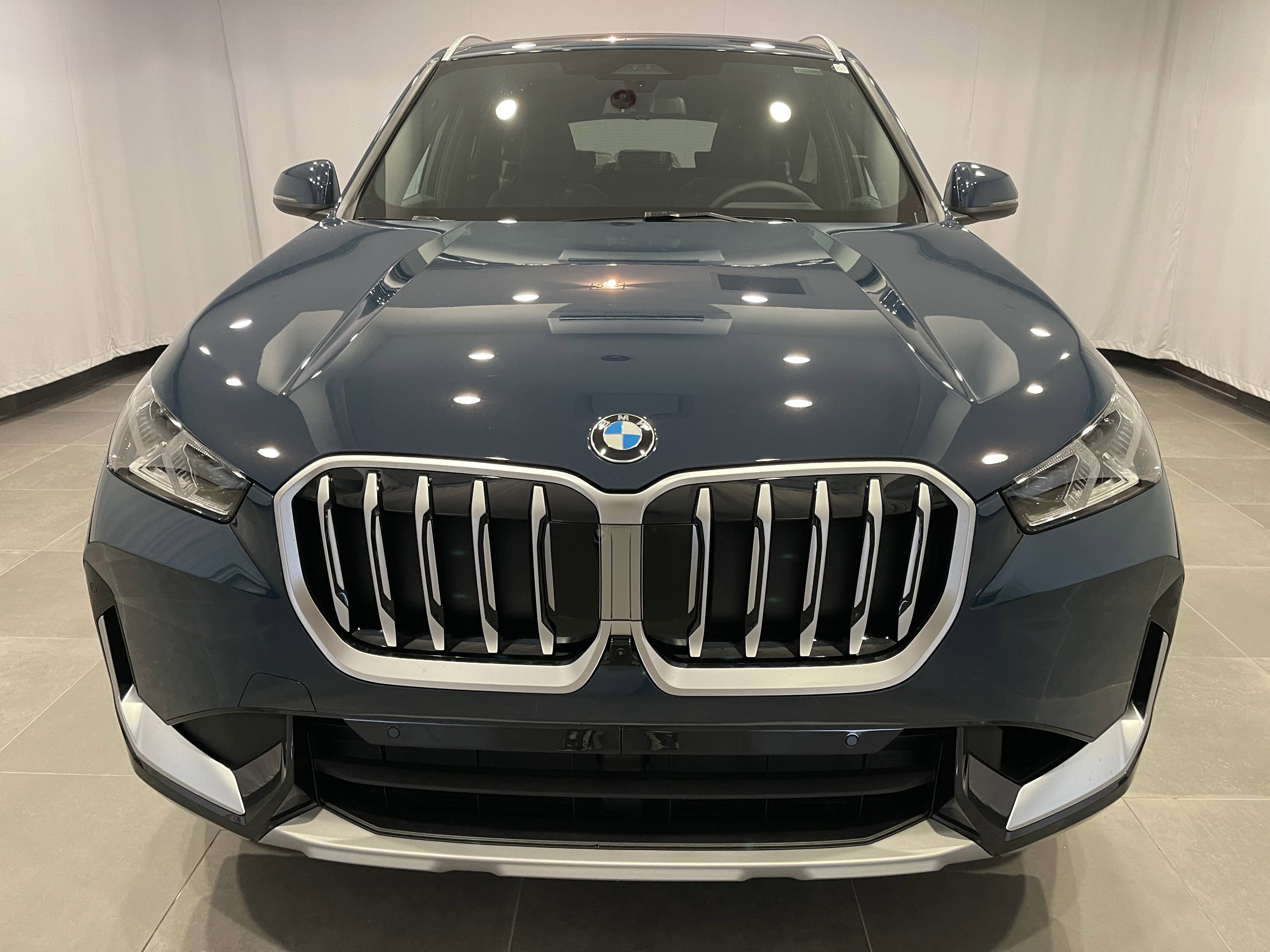 New 2026 BMW X1 xDrive28i w/ Technology Package AWD/4WD image 2