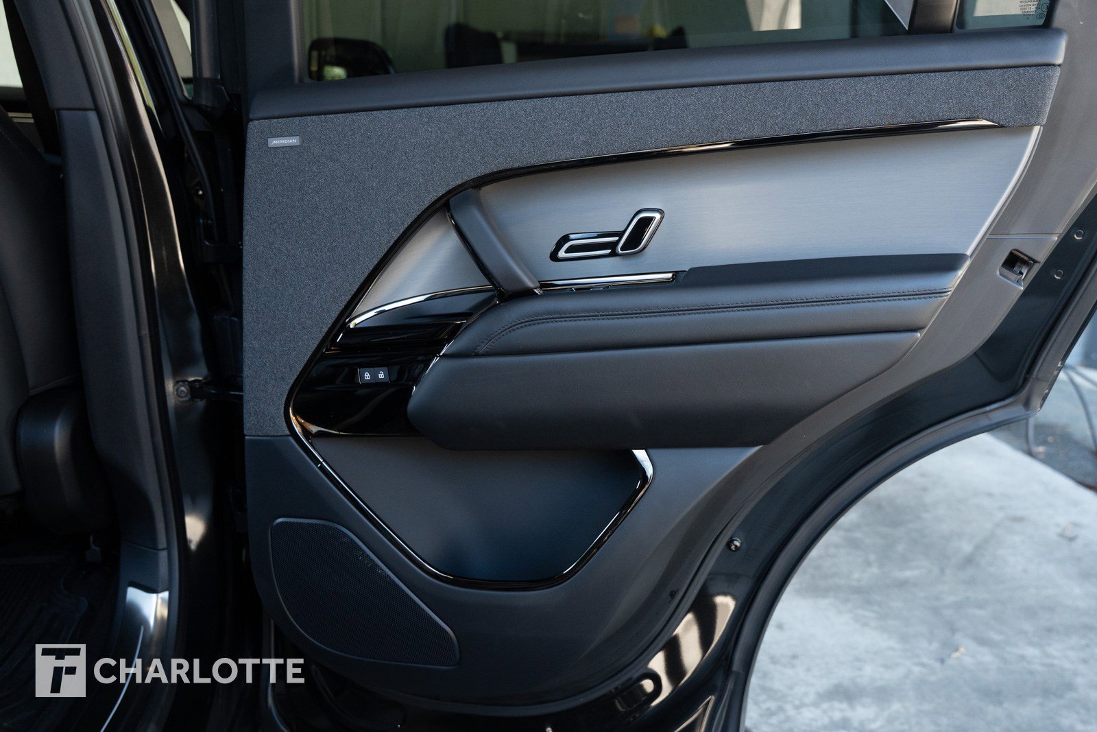 Used 2025 Land Rover Range Rover Sport Dynamic SE image 30