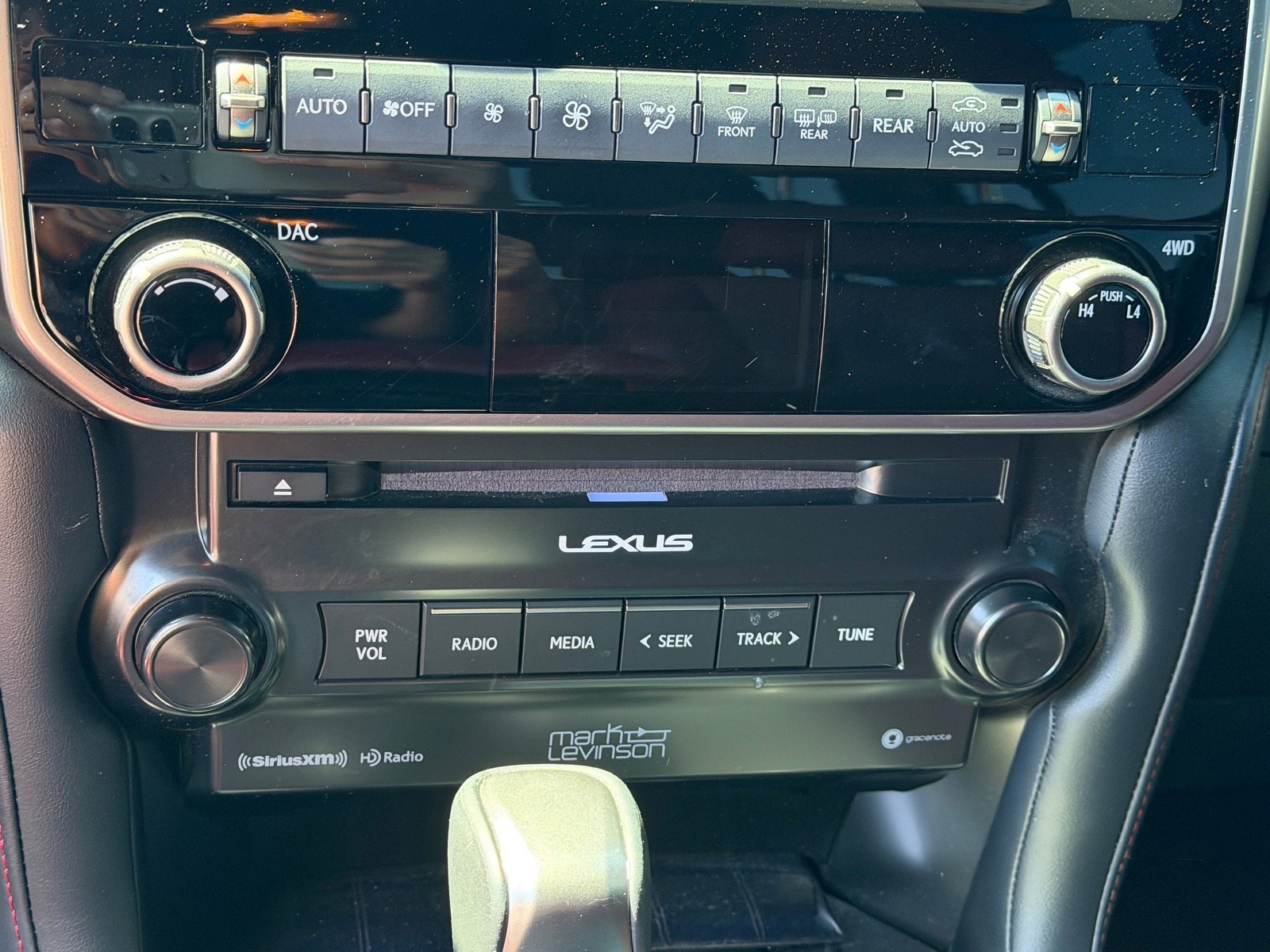 Used 2022 Lexus GX 460 Premium w/ Accessory Package AWD/4WD image 8