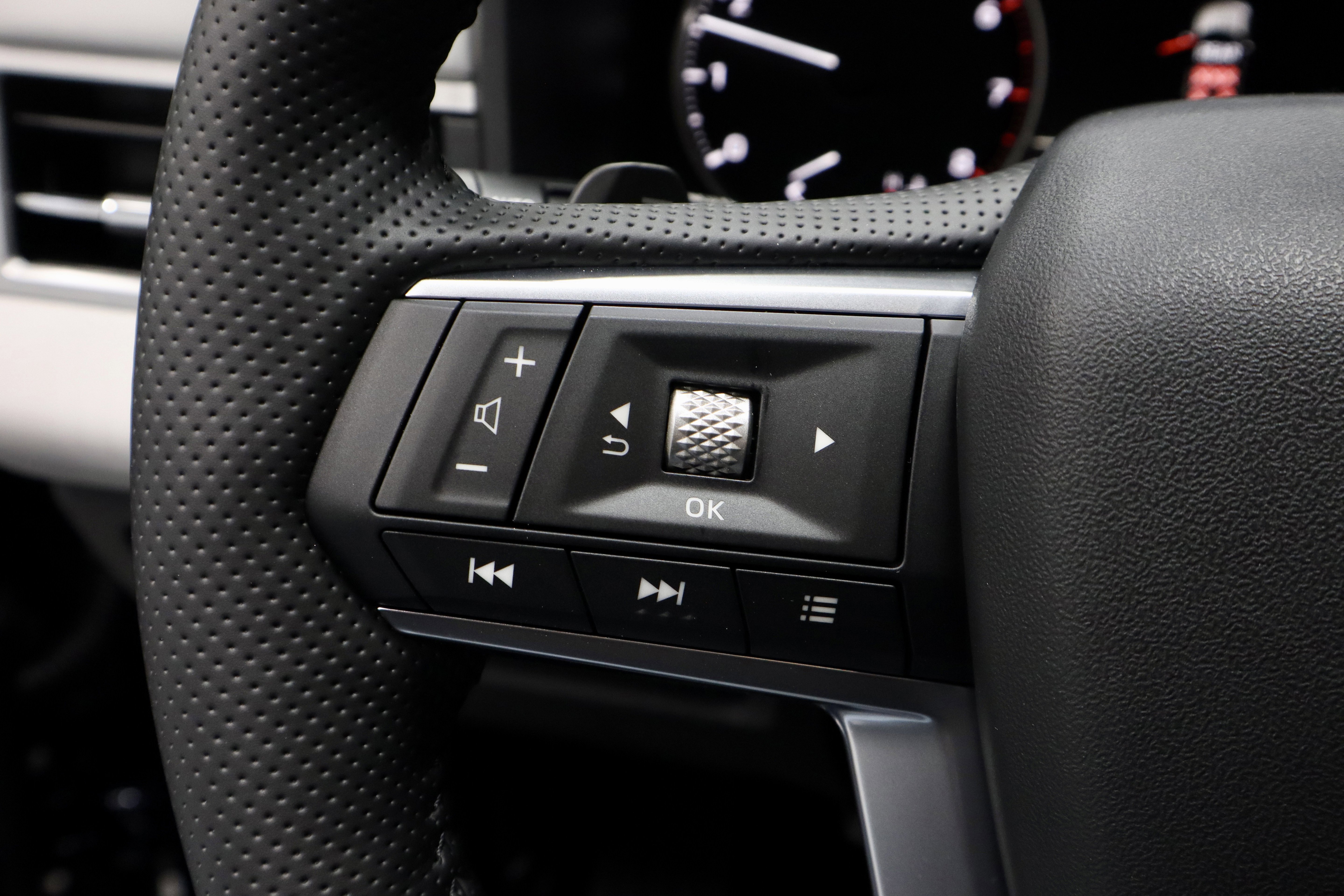 New 2026 Mitsubishi Outlander SE image 21