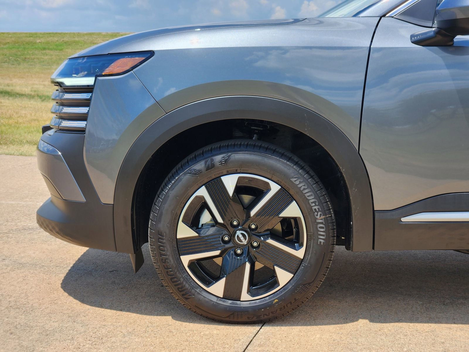 New 2025 Nissan Kicks SV w/ SV Premium Package image 9