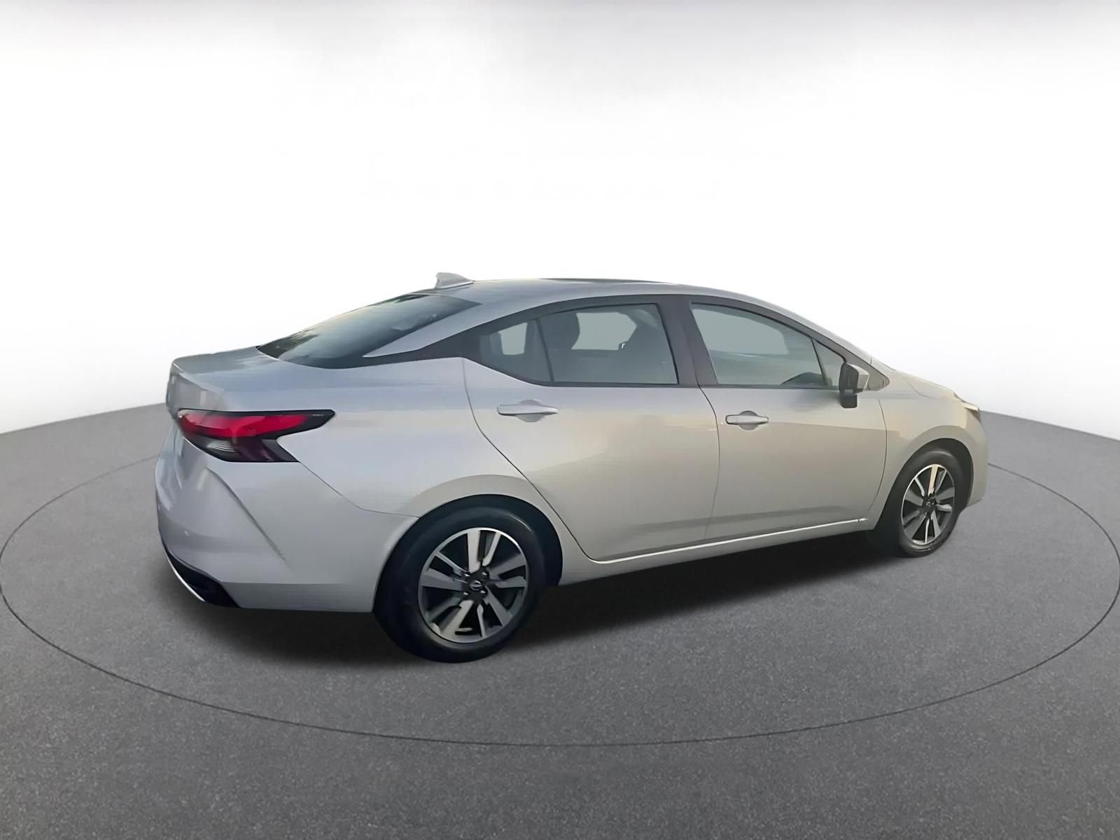 Used 2025 Nissan Versa SV image 15