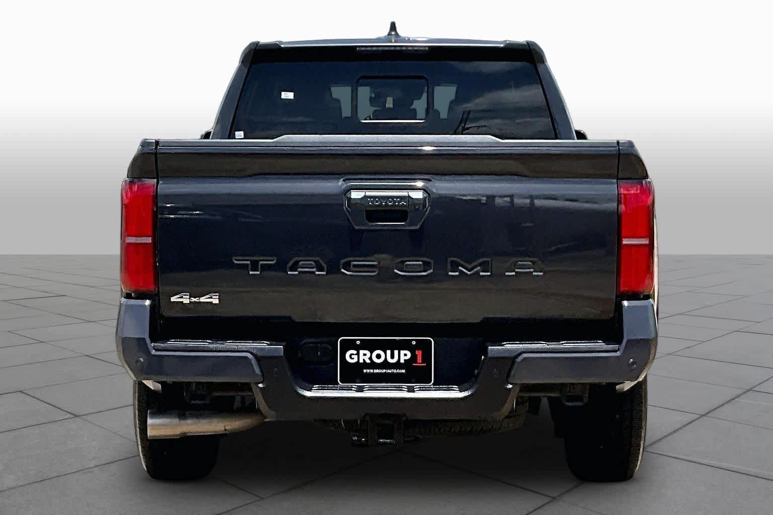 Used 2025 Toyota Tacoma SR5 w/ SR5 Upgrade Package AWD/4WD image 5