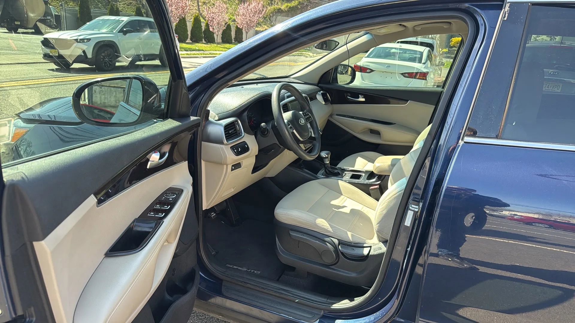 Used 2019 Kia Sorento LX image 23