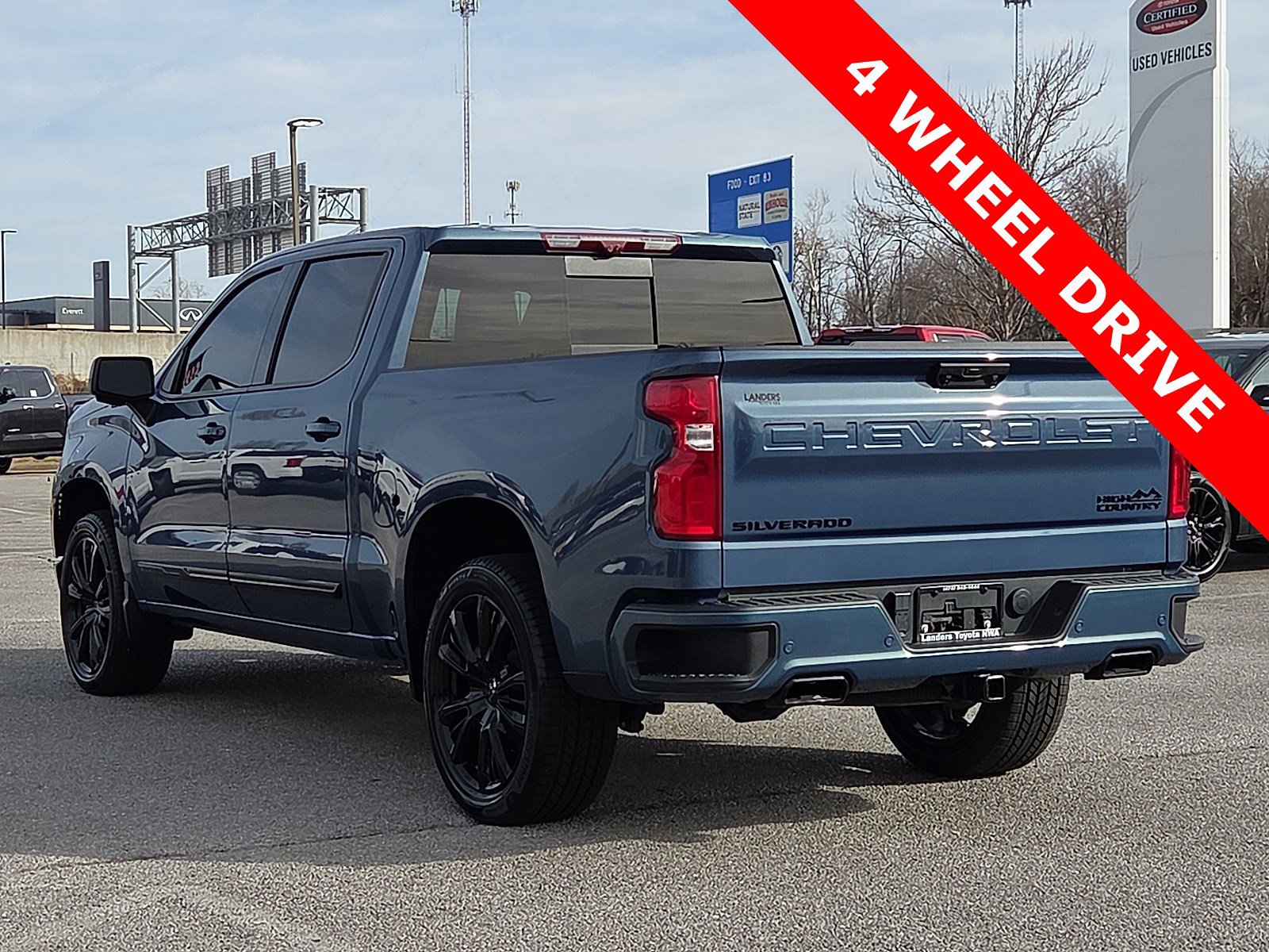 Used 2024 Chevrolet Silverado 1500 High Country w/ High Country Premium Package image 4