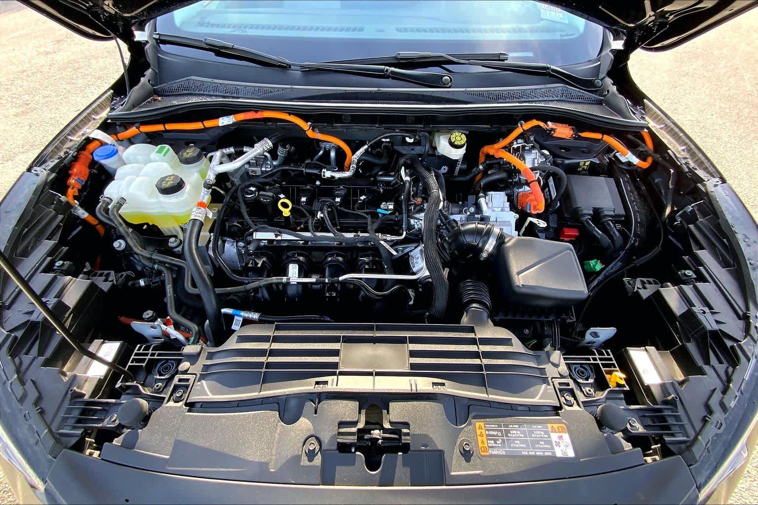 Used 2025 Ford Escape SE FWD image 55