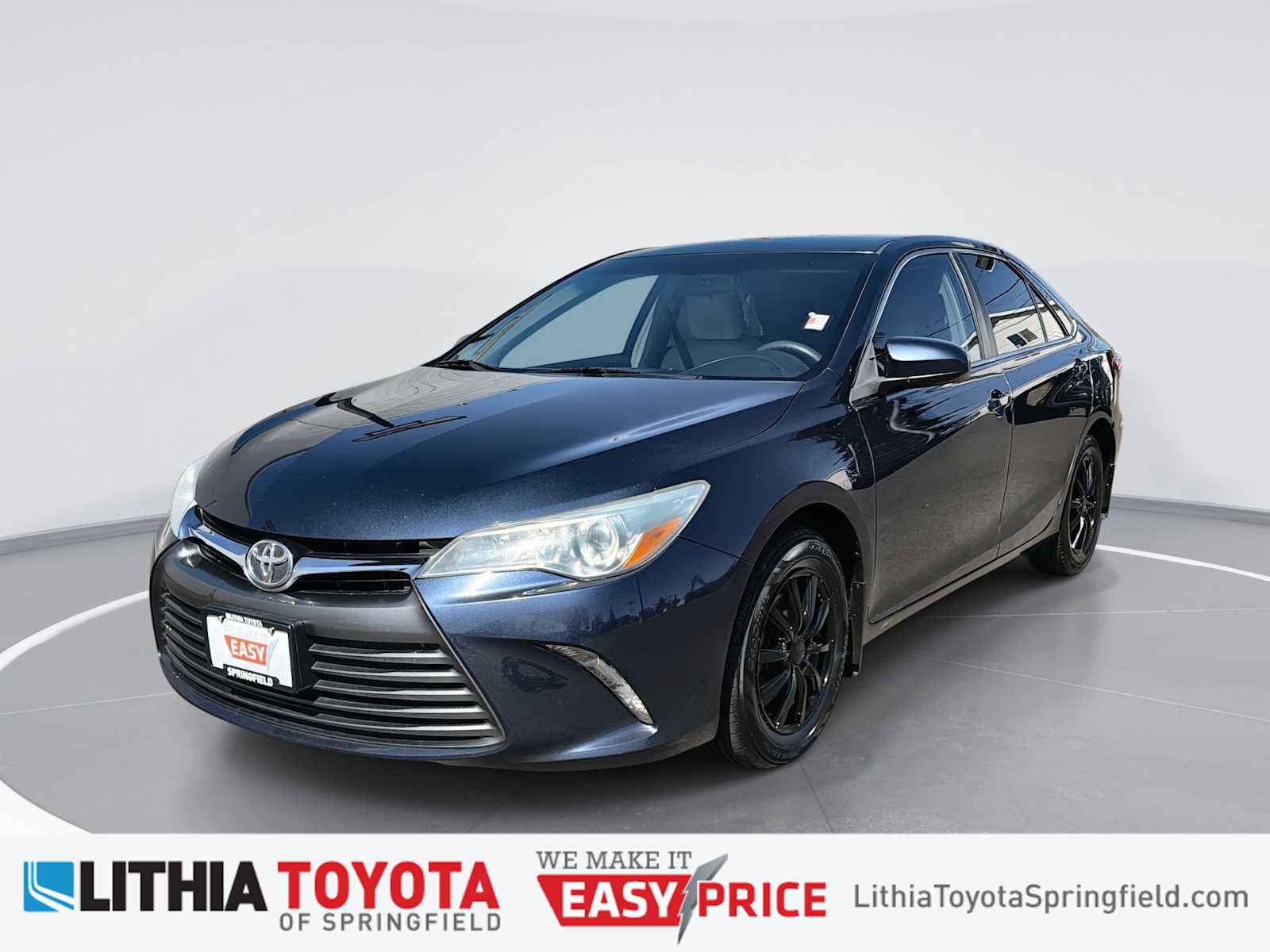 Used 2015 Toyota Camry LE image 1