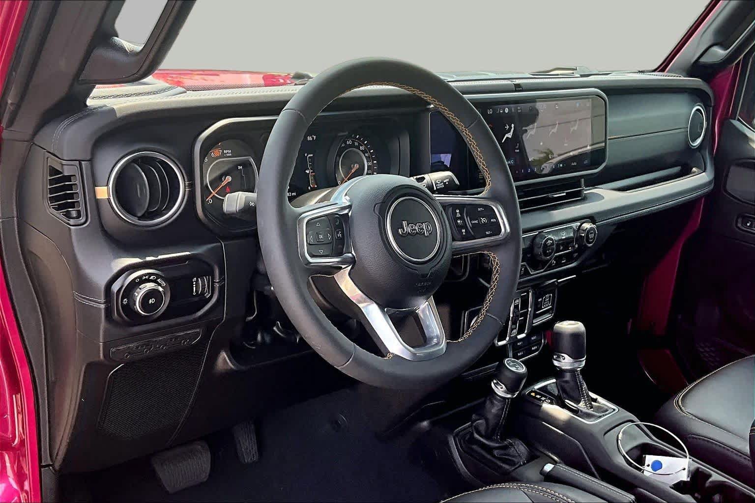Used 2024 Jeep Wrangler Unlimited Sahara w/ Technology Group AWD/4WD image 17
