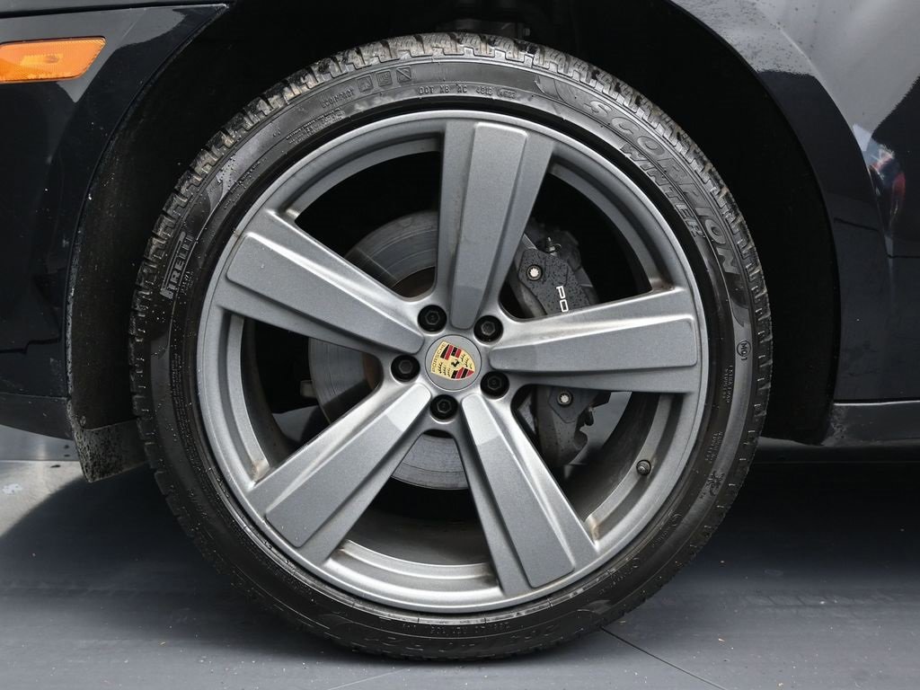 Used 2023 Porsche Macan Turbo image 11