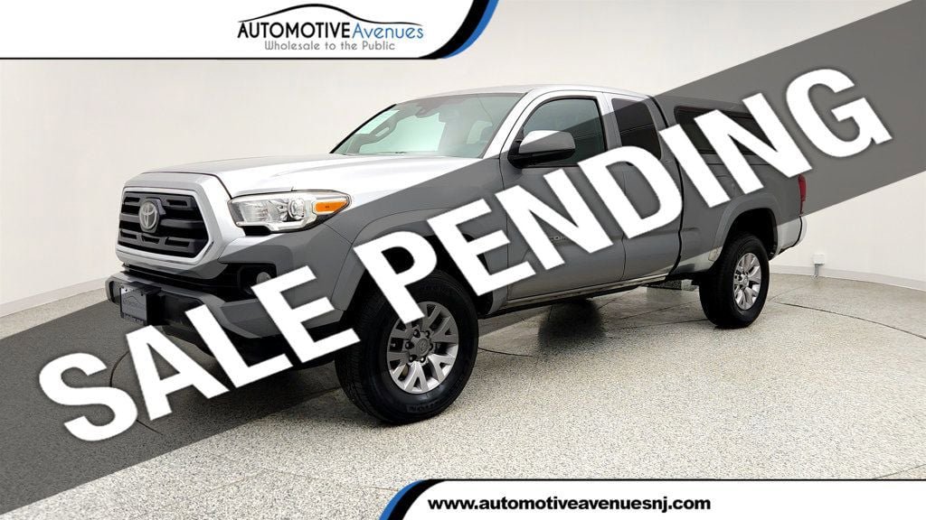 Used 2018 Toyota Tacoma SR5 RWD image 1