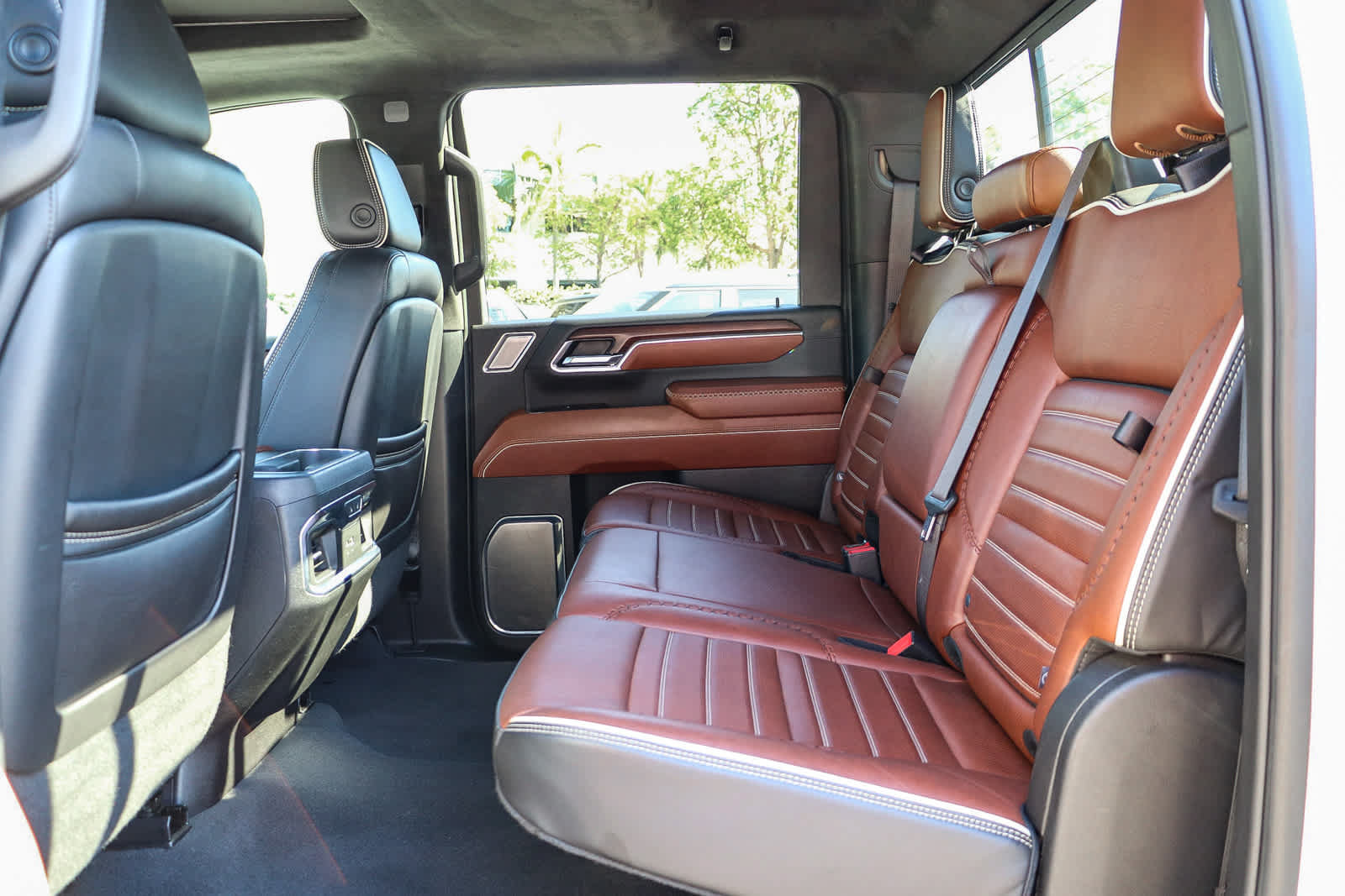 Used 2024 GMC Sierra 2500 Denali Ultimate AWD/4WD image 19