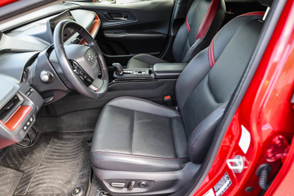 Certified 2023 Toyota Prius Prime FWD image 9
