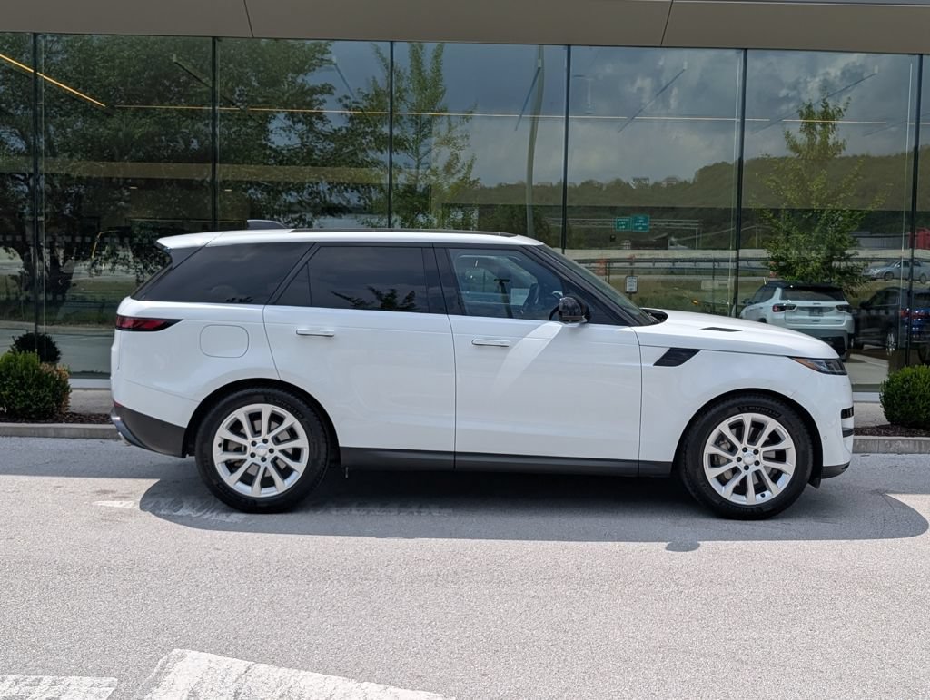 Used 2024 Land Rover Range Rover Sport SE AWD/4WD image 7
