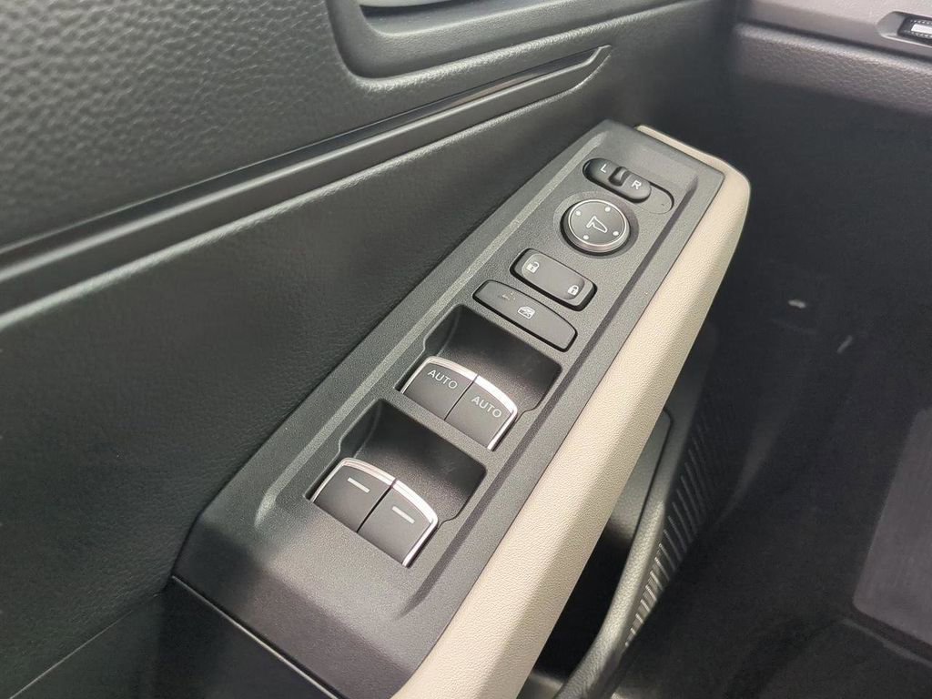 Certified 2025 Honda Accord LX image 20
