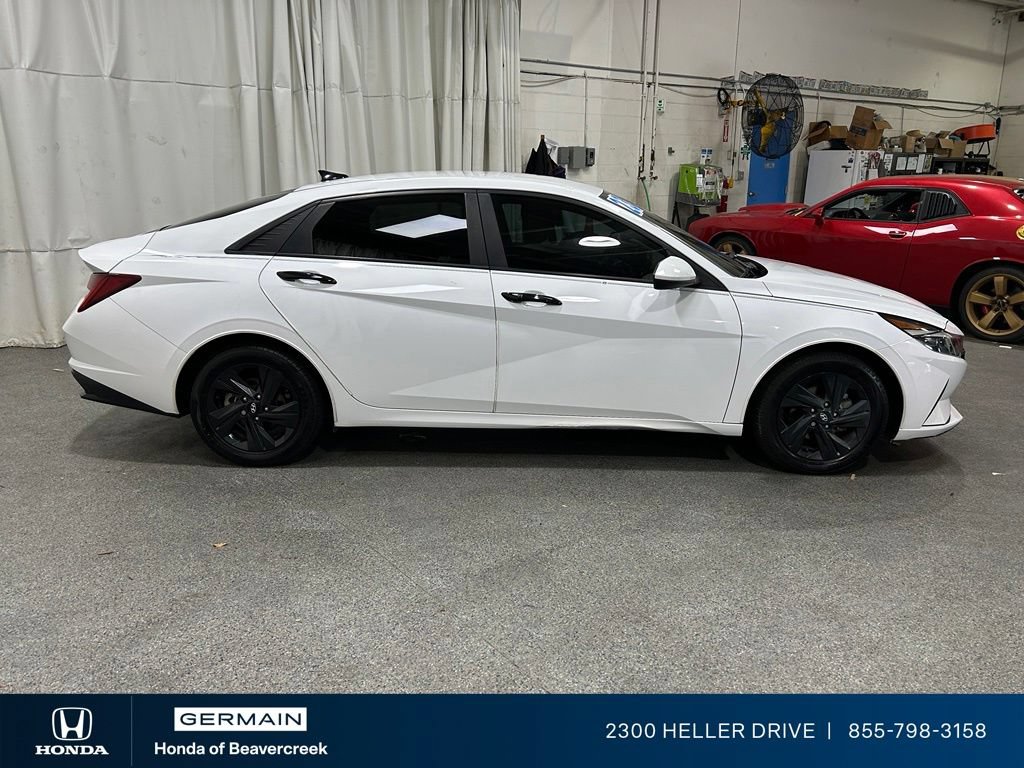 Used 2023 Hyundai Elantra Blue FWD image 9