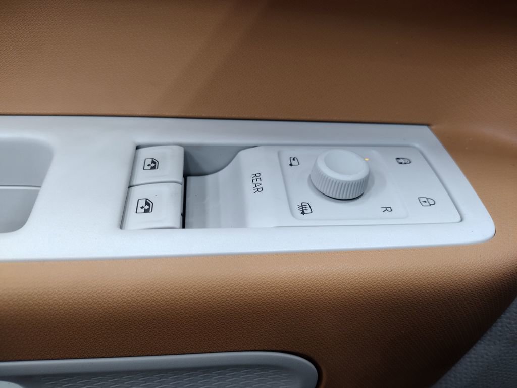 New 2025 Volkswagen ID. Buzz Pro S Plus image 23