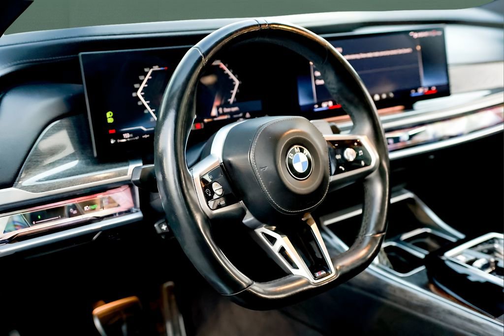 Used 2023 BMW 740i w/ Parking Assistance Package RWD image 30