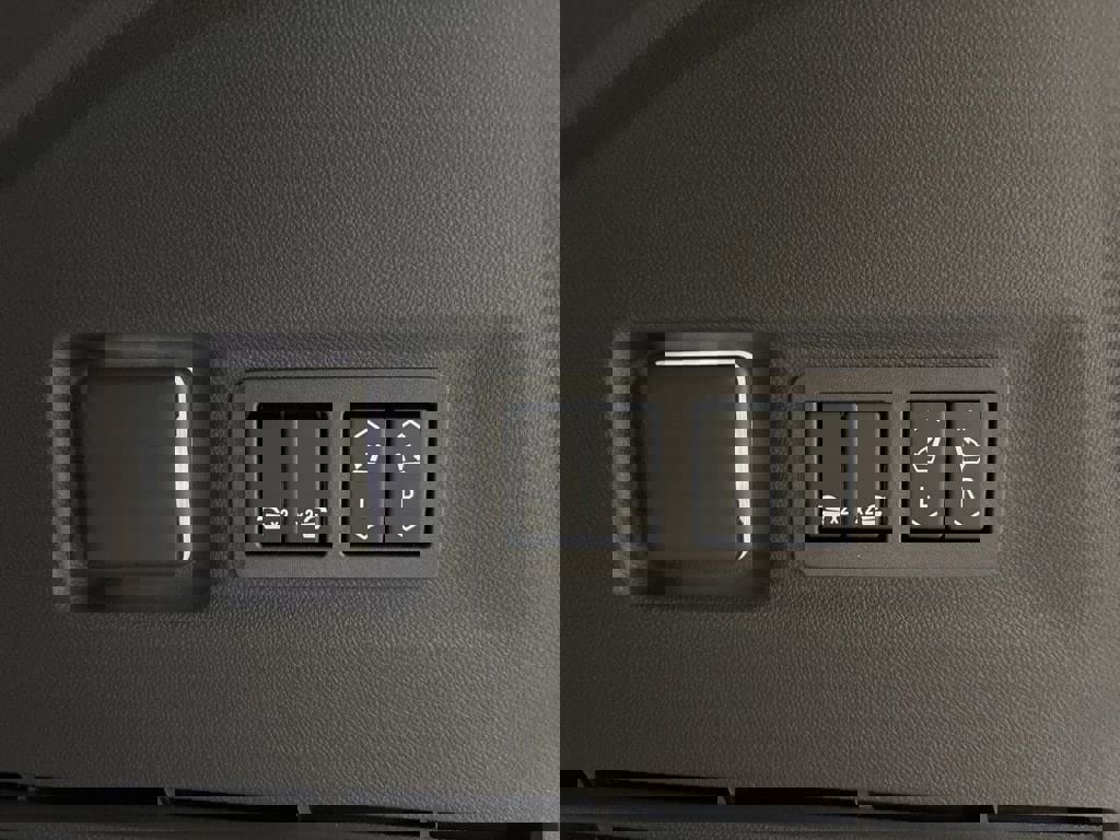 New 2026 Chevrolet Suburban Premier image 9