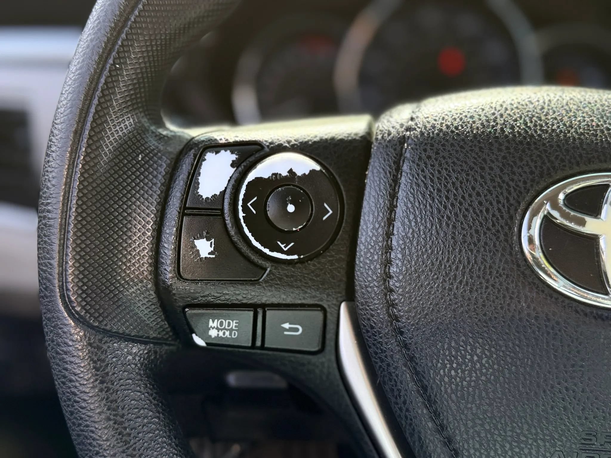 Used 2016 Toyota Corolla LE FWD image 18