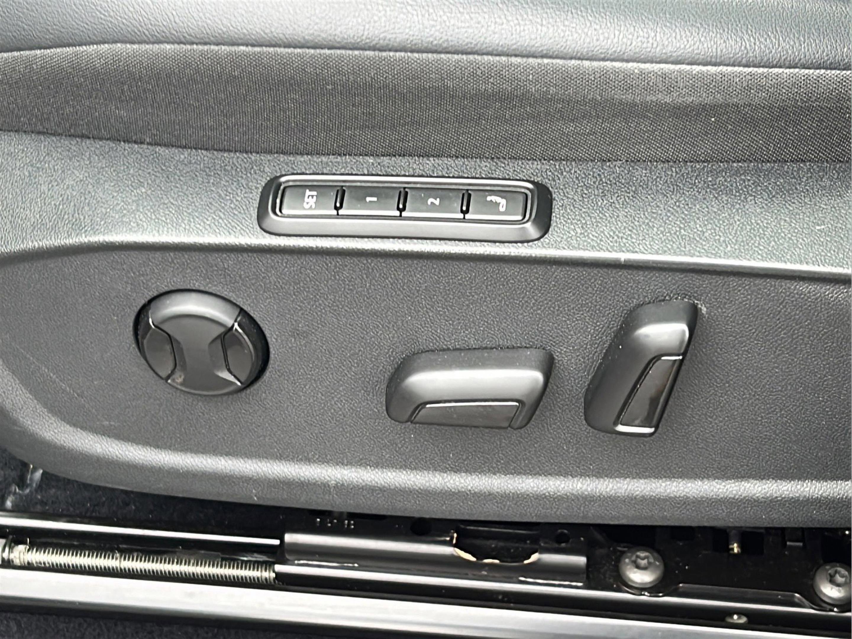 Used 2022 Volkswagen ID.4 Pro S RWD image 12