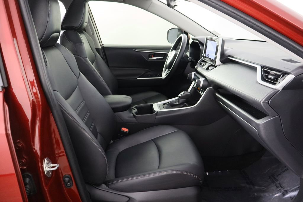 Used 2025 Toyota RAV4 XLE Premium image 18