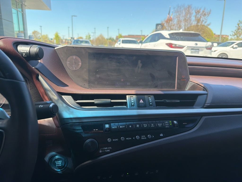 Used 2019 Lexus ES 350 Ultra Luxury w/ Accessory Package 2 image 41