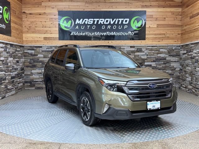 Used 2025 Subaru Forester Premium w/ Convenience Package #1 AWD/4WD image 2