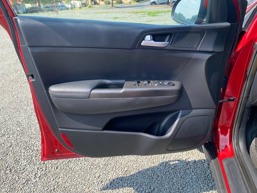 Used 2022 Kia Sportage LX FWD image 9