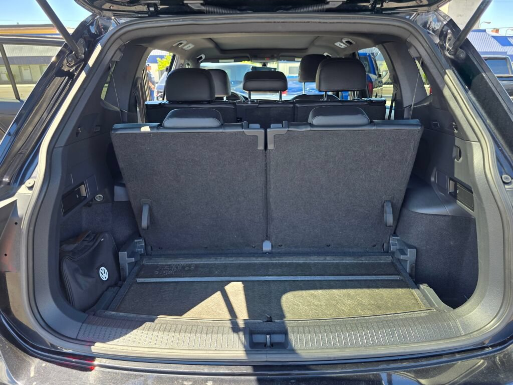 Used 2020 Volkswagen Tiguan SE R-Line FWD image 15