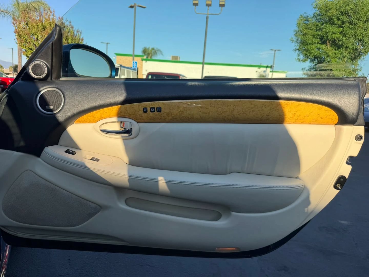 Used 2005 Lexus SC 430 Convertible w/ Preferred Accessory Pkg RWD image 16