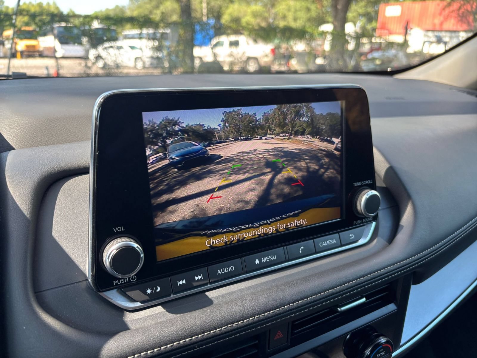 Used 2025 Nissan Rogue SV AWD/4WD image 25