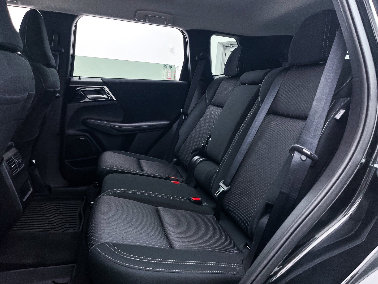 New 2025 Mitsubishi Outlander ES image 25