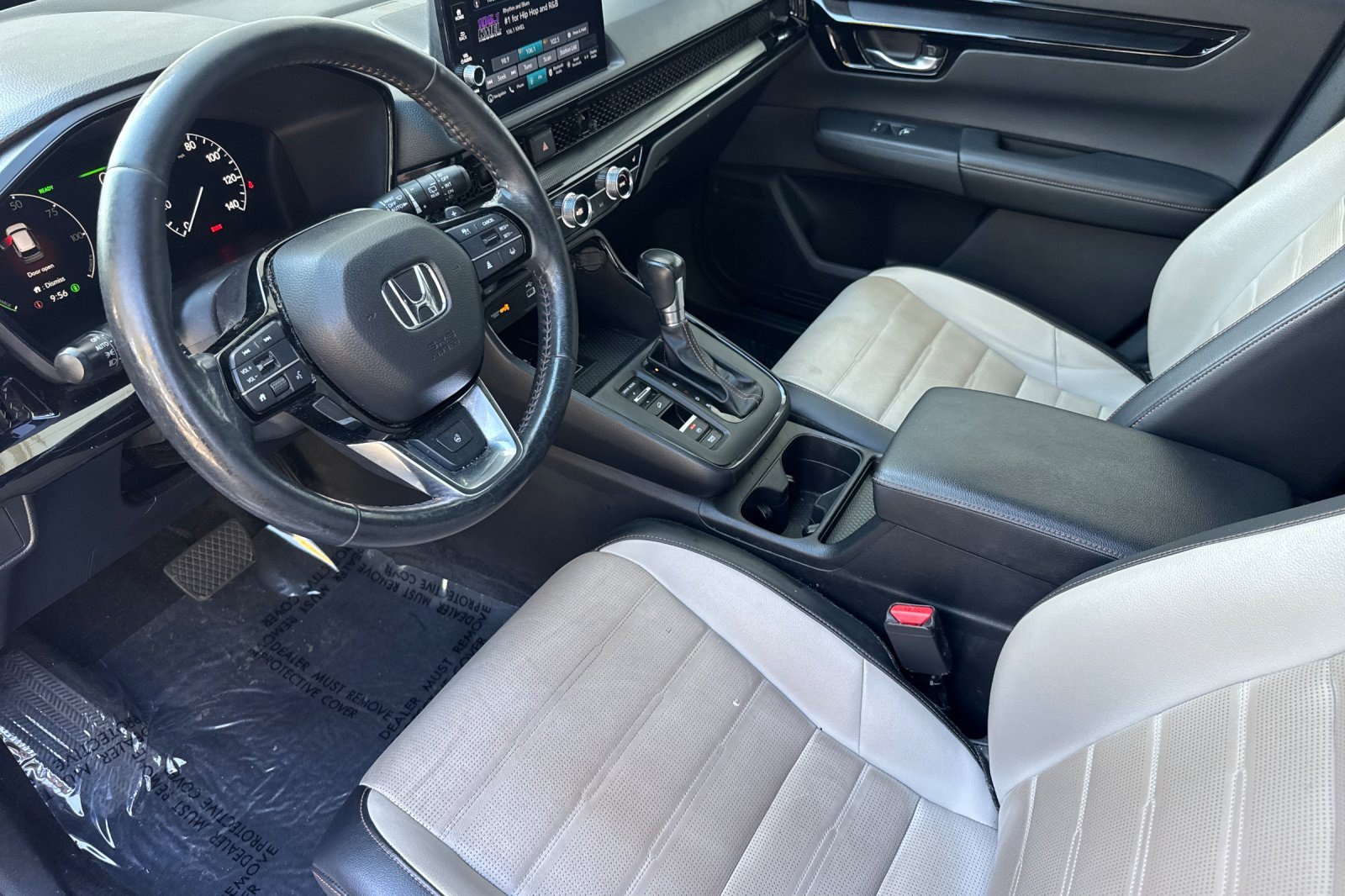 Used 2023 Honda CR-V Sport Touring image 4