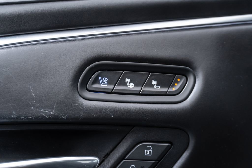 Used 2022 Cadillac Escalade Sport Platinum w/ Heavy-Duty Trailer Package image 31