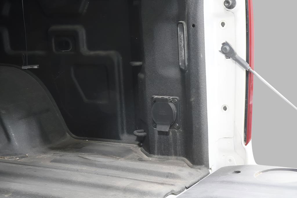 Used 2021 Chevrolet Silverado 1500 High Country w/ Technology Package image 40