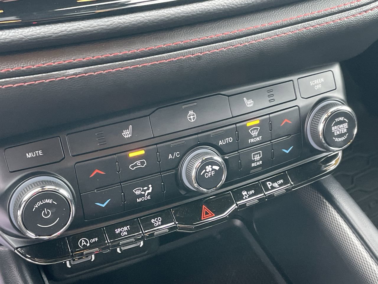 Used 2023 Dodge Durango GT image 35