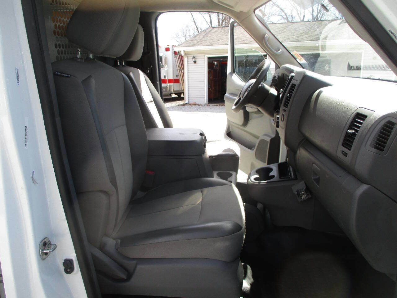 Used 2020 Nissan NV 2500 SV image 20