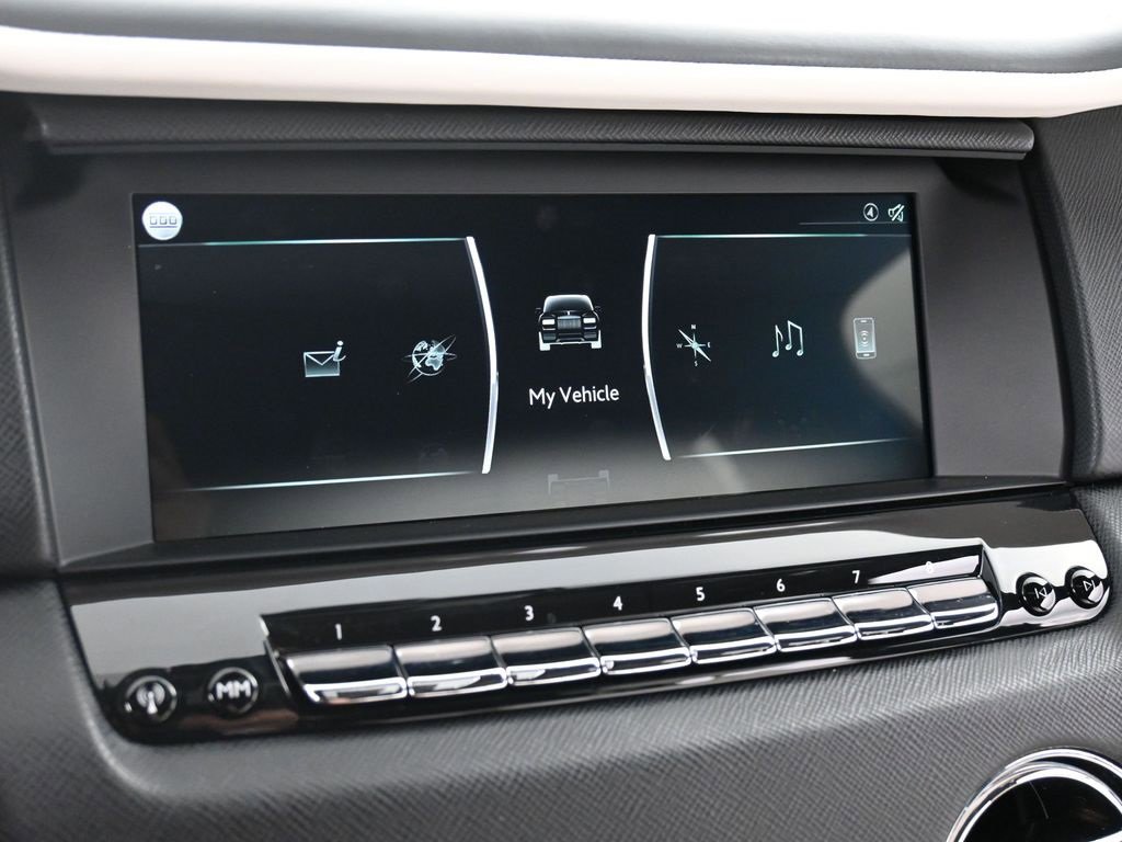 Used 2022 Rolls-Royce Cullinan image 21