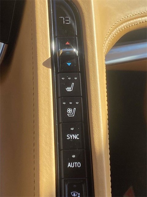 Used 2021 Chevrolet Corvette Stingray w/ Z51 Performance Package image 27