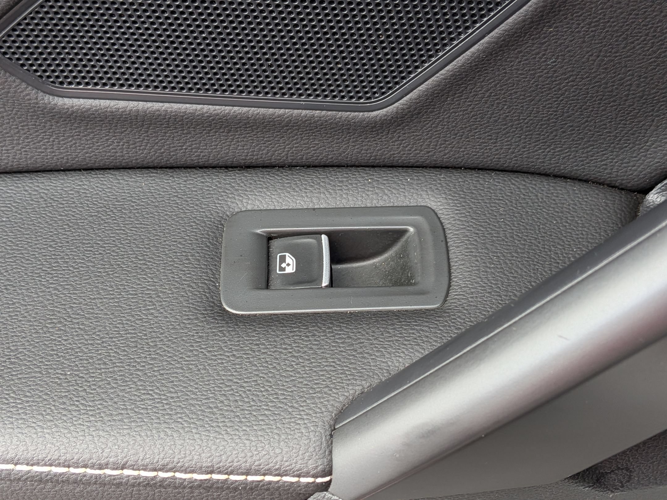 Used 2024 Volkswagen Tiguan SE FWD image 27