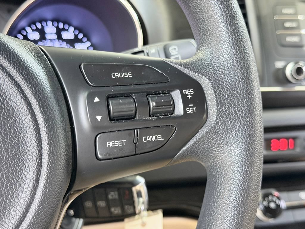 Used 2017 Kia Sedona LX FWD image 46
