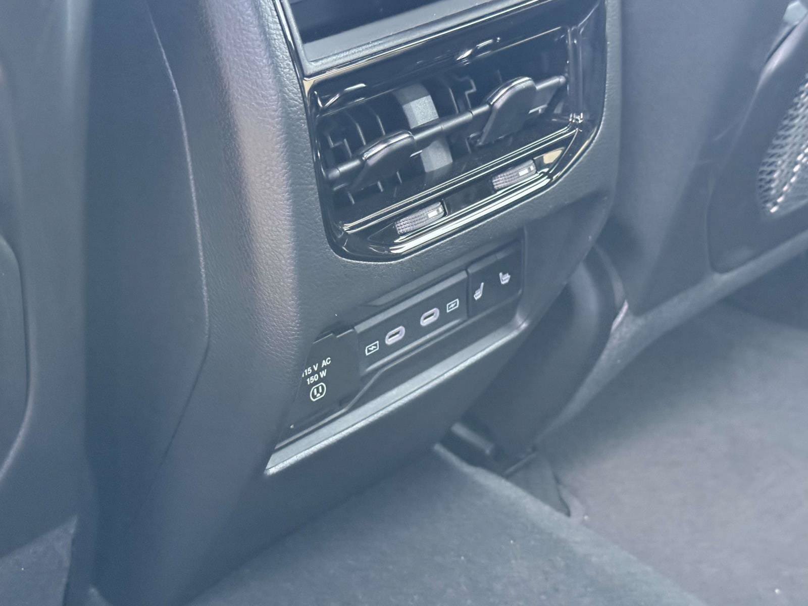 Used 2026 Jeep Grand Cherokee Limited AWD/4WD image 11