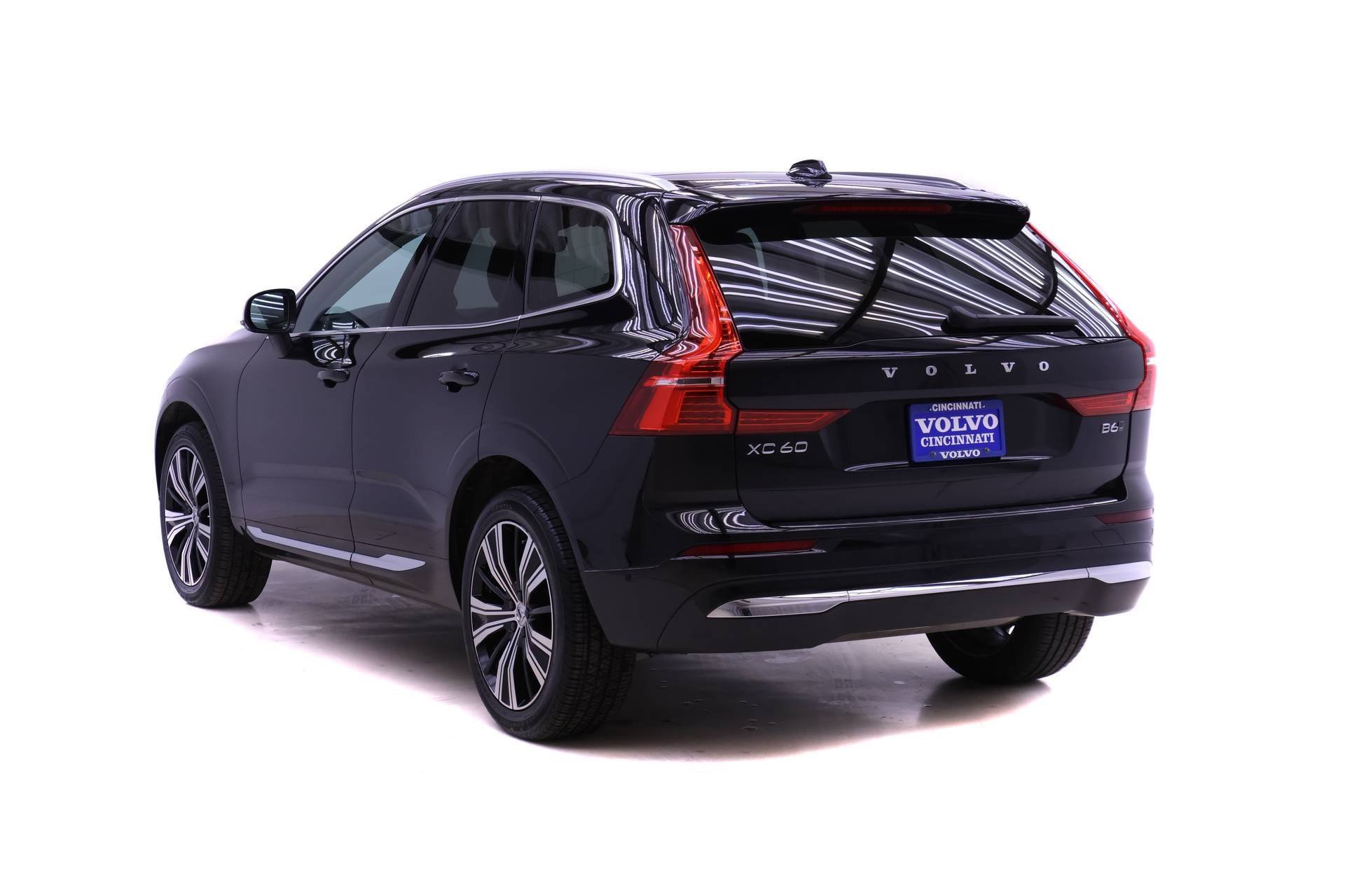 Certified 2022 Volvo XC60 B6 Inscription w/ Advanced Package image 6
